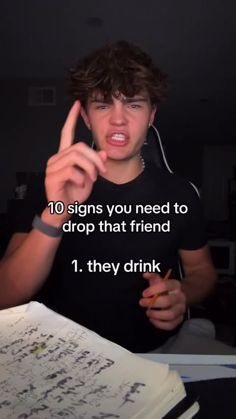 10 signs you need to drop that friend 

#motivation #entrepreneur